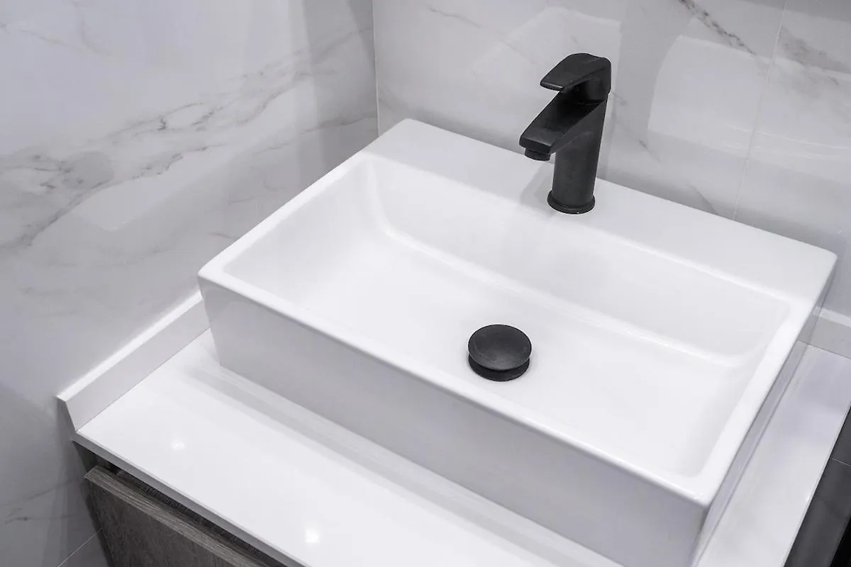 Modern Stay In Salonicco